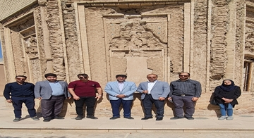 جمعی از مستعدین برتر از بناهای تاریخی کرمان بازدید کردند. 